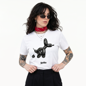 Camiseta Ajuste Mediano para Mujer Ballon Dog Pooping en Blanco