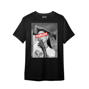 Camiseta Ajuste Mediano Fearless para Hombre en Negro